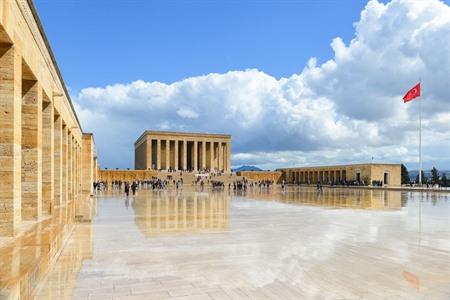 Uitzicht op het Atatürk Mausoleum in Ankara, Turkije