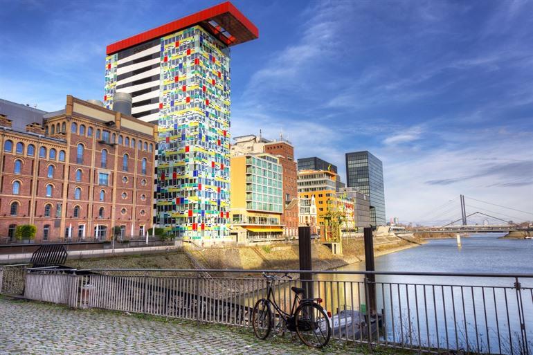 Uitzicht op het Colorium van Düsseldorf