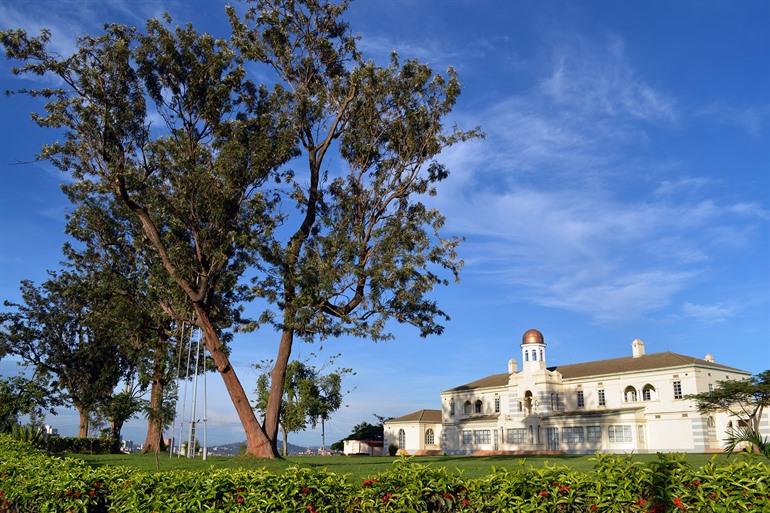 Uitzicht op het Kabaka paleis in Kamapala