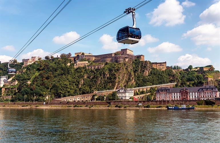 Uitzicht op het Vesting Ehrenbreitstein en de kabelbaan, Koblenz
