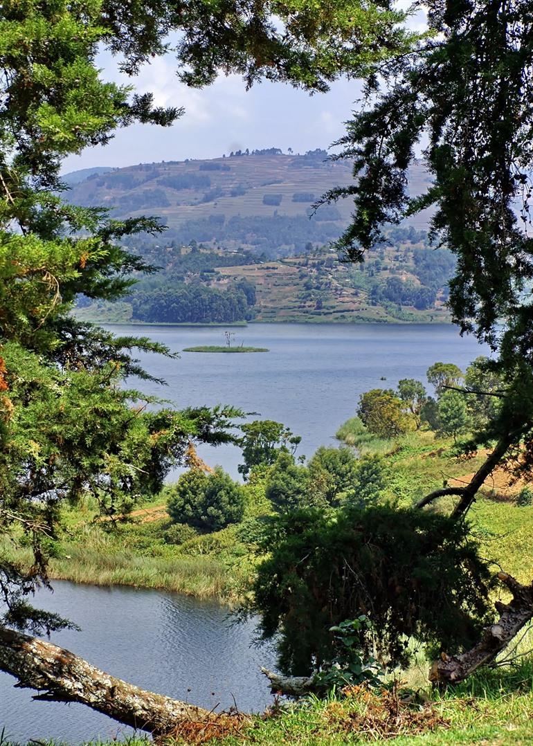 Uitzicht op Lake Bunyonyi