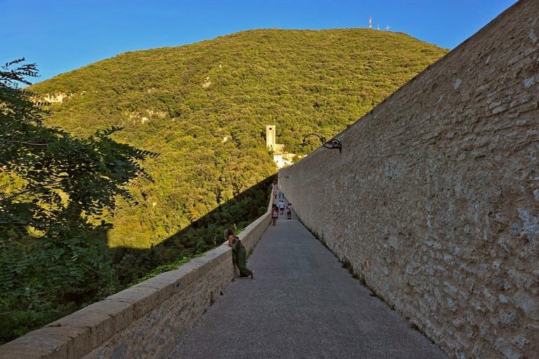 Uitzicht op Ponte delle Torri, Spoleto