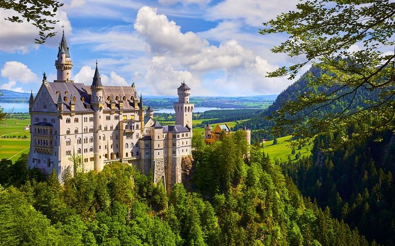 Uitzicht over het sprookjesachtige Neuschwanstein, Beieren