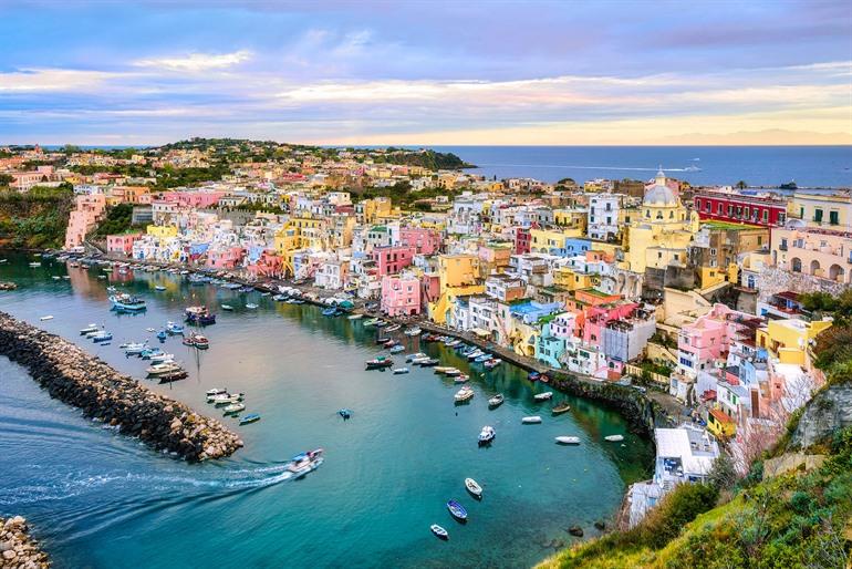 Uitzicht over Marina di Corricella, Procida