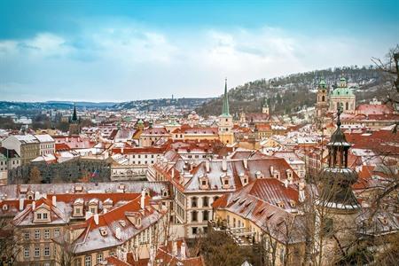 Uitzicht over Praag in de winter, Tsjechië