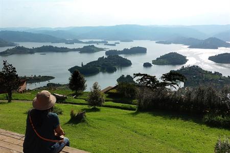 Uitzichtpunt over Lake Bunyonyi vanaf de Arcadia Cottages
