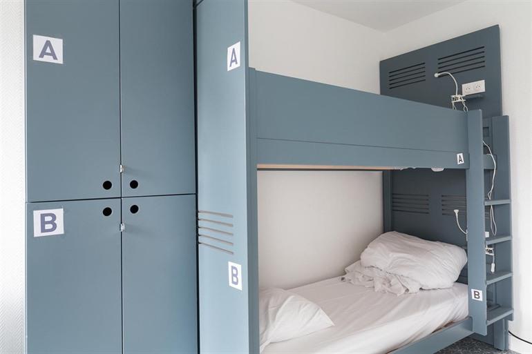 Untalented Hostel