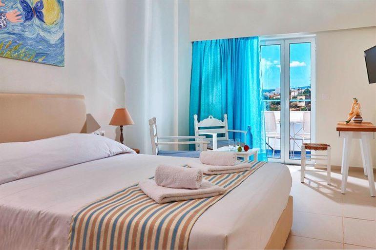 Vasia Ormos - Adults only boeken