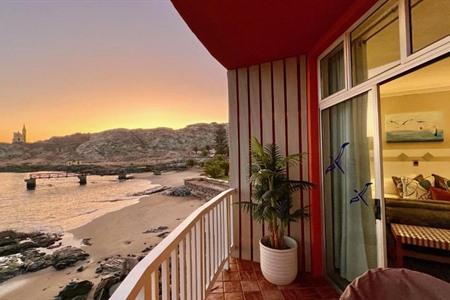 Verblijf boeken bij Lüderitz Nest Hotel met zicht op zee
