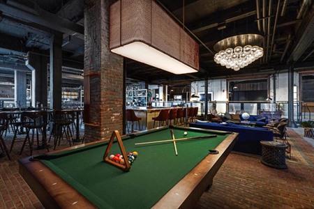 Verblijf in Crossroads Hotel