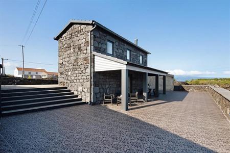 Verblijf in de landelijke vakantievilla Adega do Portinho Velho op Pico