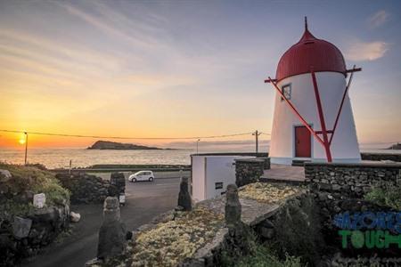Verblijf in een traditionele windmolen op het eiland Graciosa