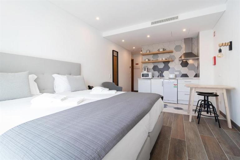 Verblijf in het moderne Roots Hotel
