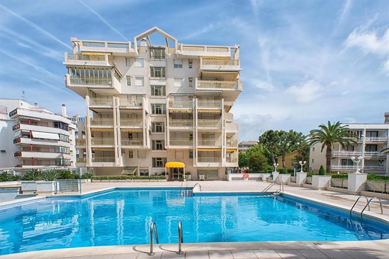 Verblijf in Ona Suites Salou tijdens je reis naar Catalonië