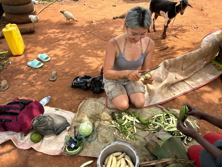 Verdiep je in de lokale cultuur en bouw mee aan een traditioneel Afrikaans huthuis
