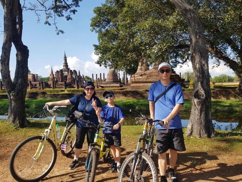 Verken het Sukhothai park vanop een fiets, Thailand