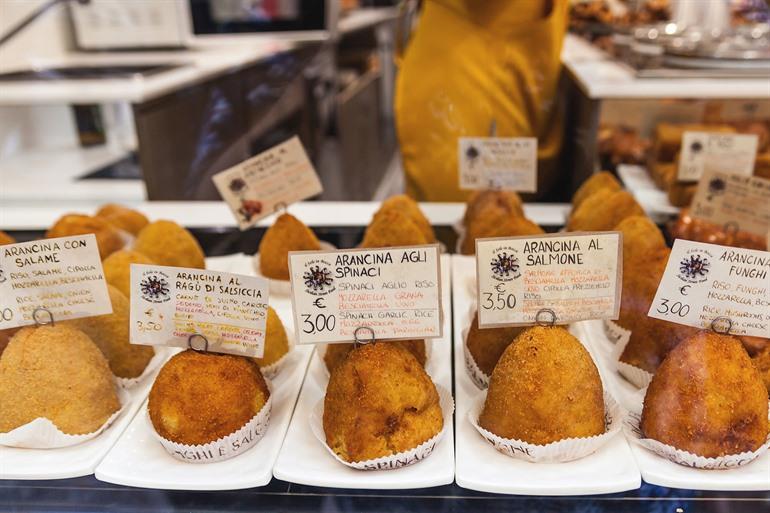 Verschillende soorten Arancini, Sicilië
