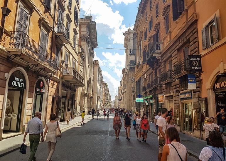 Via del Corso, dé winkelstraat van Rome