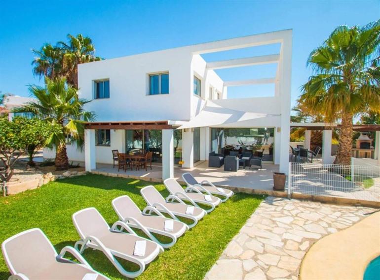 Villa Athos - Plusholidays boeken