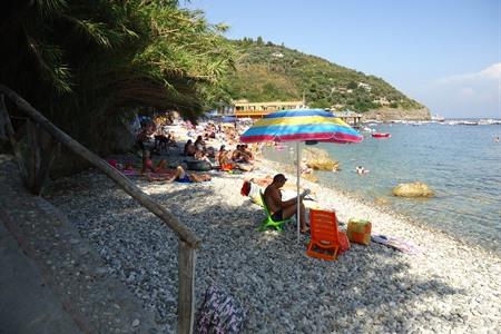 Villaggio Camping Nettuno met privéstrandje boeken