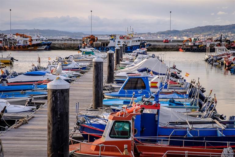 Vissersbootjes in Bueu, Galicië