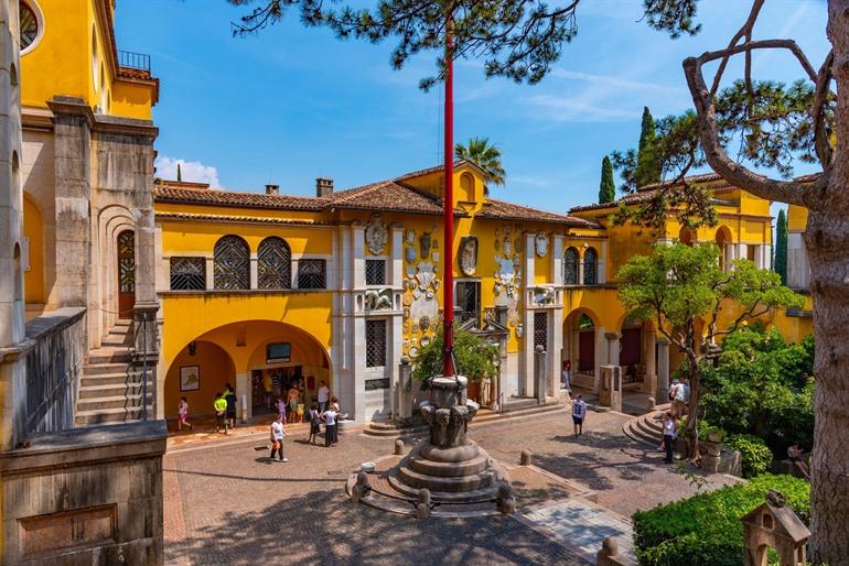 Vittoriale degli Italiani, Gardone Riviera, Gardameer