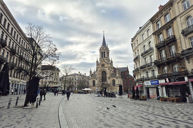 Voorplein in Sint-Gillis