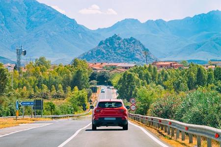 Waar auto huren op Sardinië