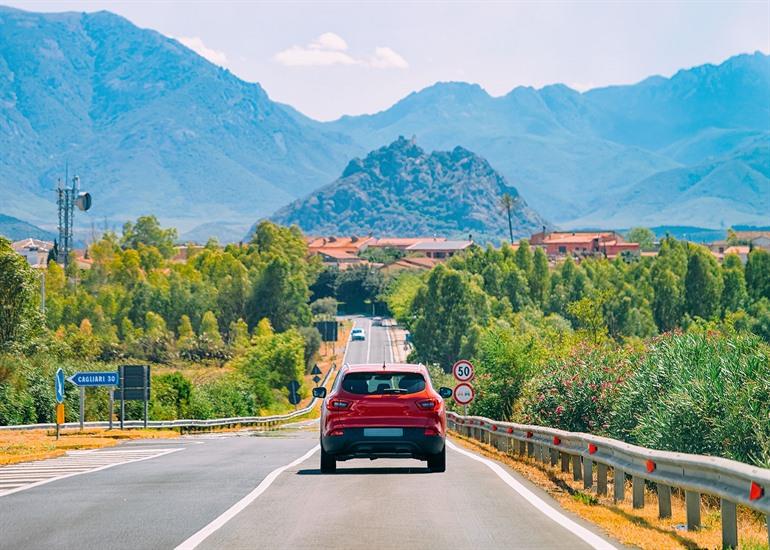 Waar auto huren op Sardinië
