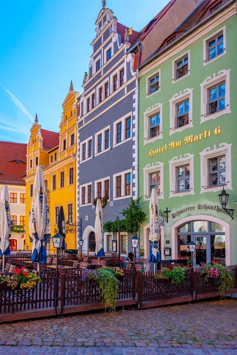 Wandel door de kleurrijke oude binnenstad van Meissen