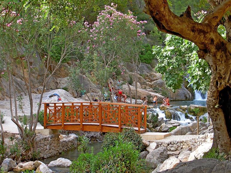 Wandel rond de watervallen van Algar