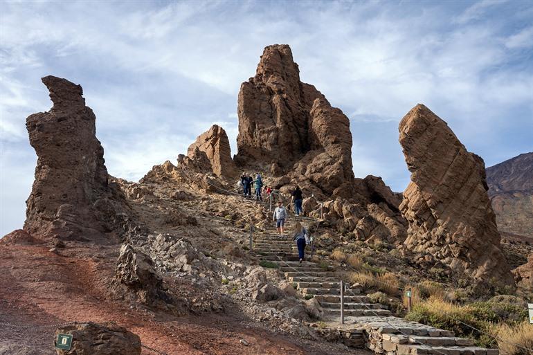 Wandelen rond Roques de García met zicht op de Teide