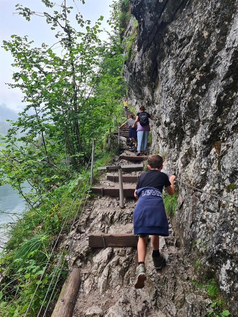 Wandeling naar de Röthbach waterval
