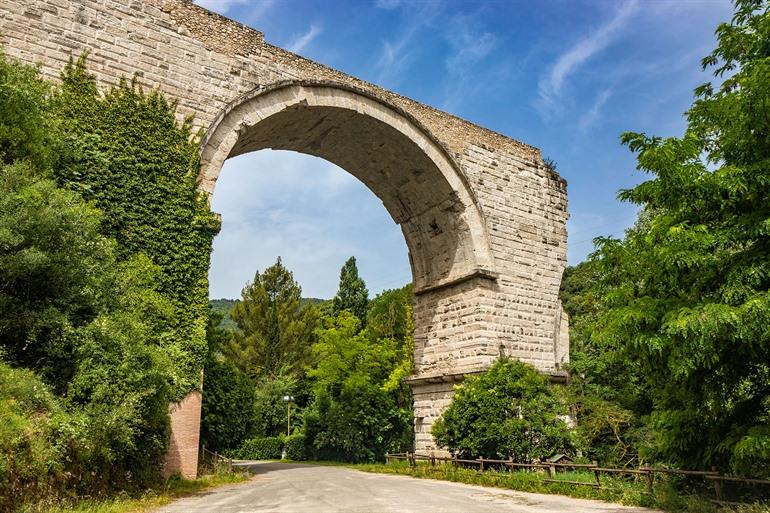 Wandeling naar Stifone via de Nera-kloven