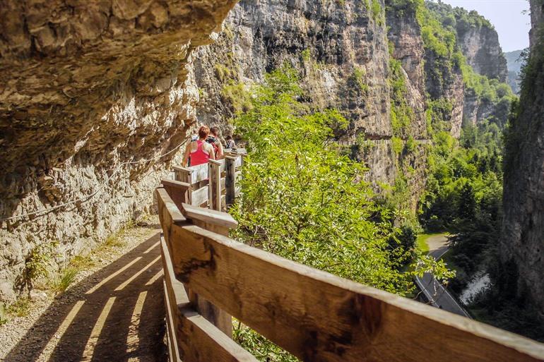 Wandelpad naar het heiligdom van San Romedio, Trentino