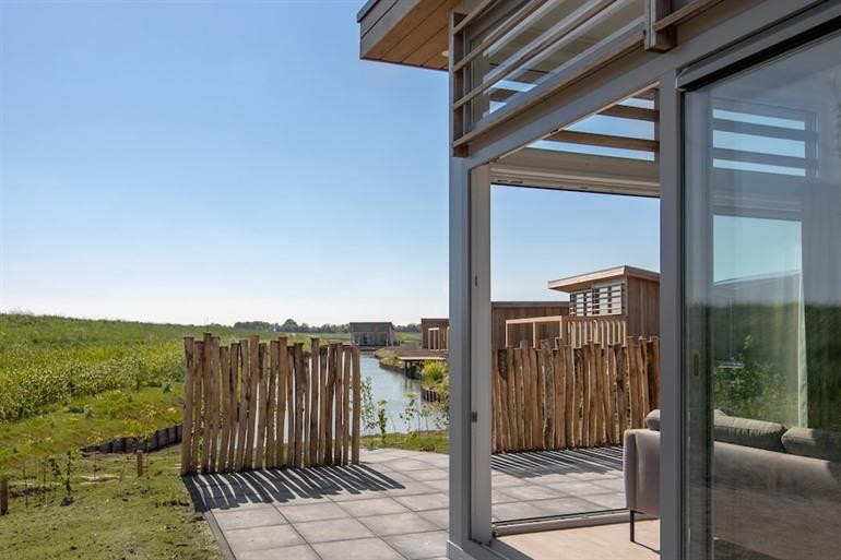 Water Village boeken