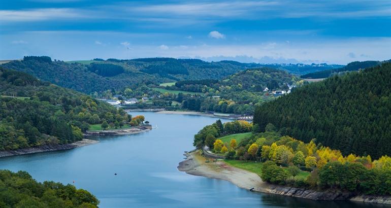 Watersport bij stuwmeer Boven-Sûre