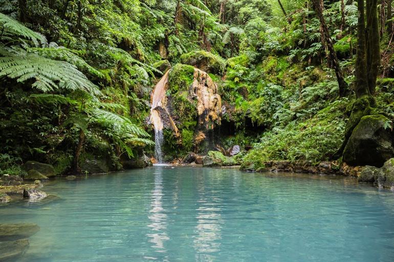 Waterval bij Caldeira Velha