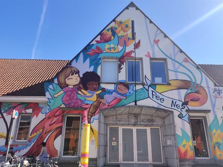 We are all connected door Julieta Xlf, Treepack, Leuven