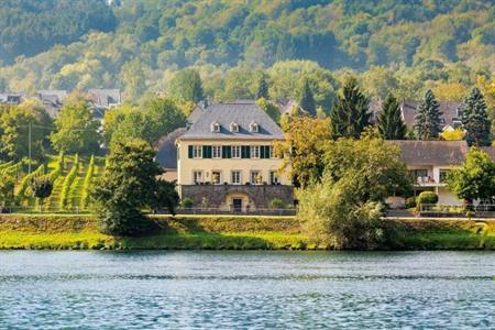 Wein- und Landhaus S A Prüm boeken