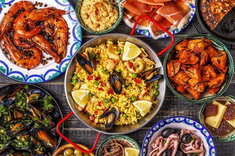 Welke Spaanse gerechten moet je zeker proeven?