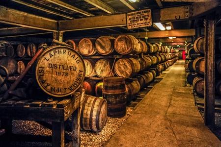 Whiskyvaten in Schotland