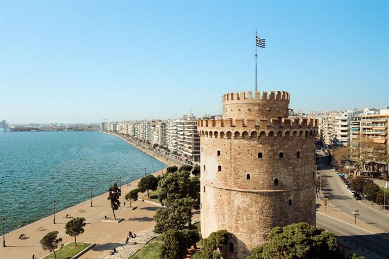 White Tower en boulevard in Thessaloniki
