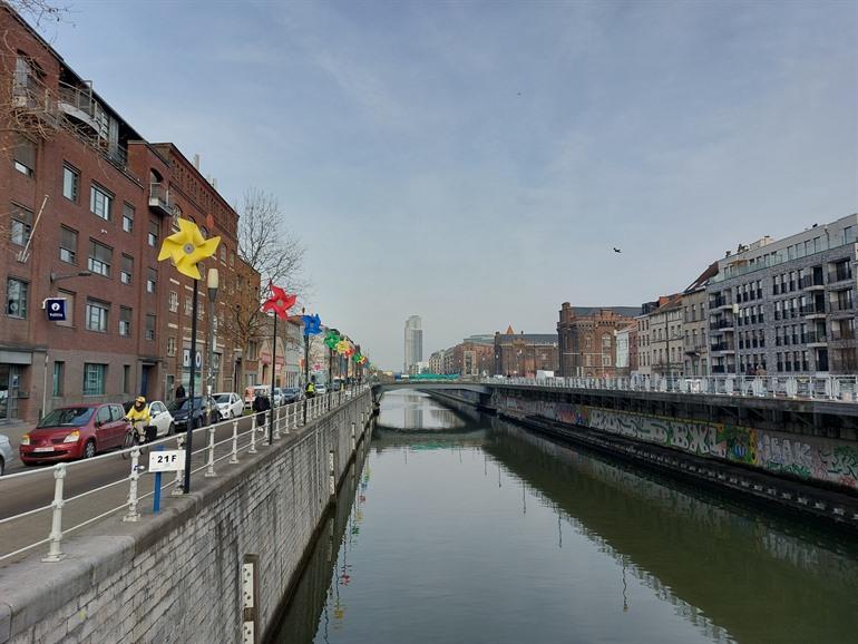 Windmolentjes langs het kanaal Brussel-Charleroi