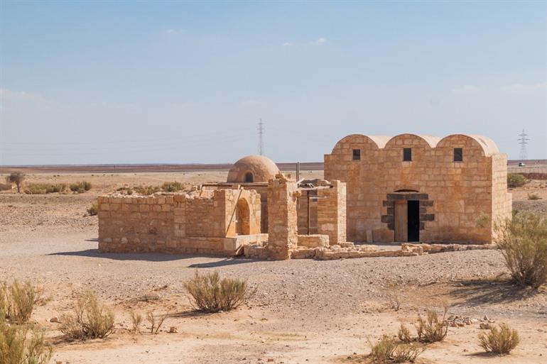 Woestijnkasteel van Quseir 'Amra bezoeken, Jordanië