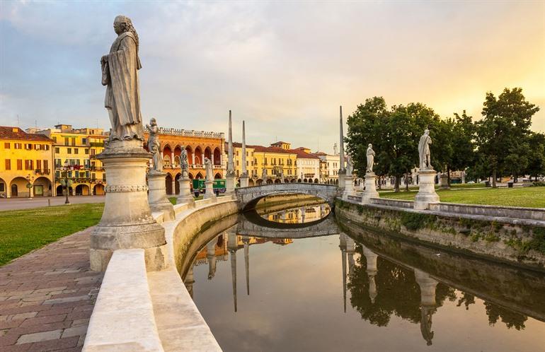 Zonsondergang bij het Prato della Valle, Padua