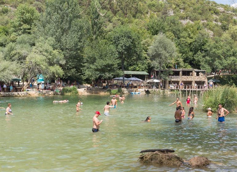 Zwemmen in de Kravica watervallen