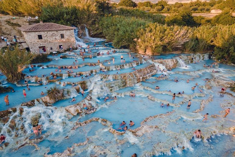 Zwemmen in de warmwaterbronnen van Saturnia