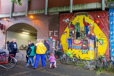 Wandel door het Belgisches Viertel en Ehrenfeld in Keulen: hippe wijken met trendy bars