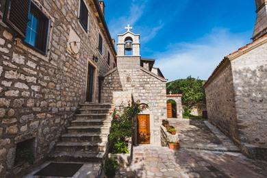 Wandeling naar Reževići klooster vanuit Petrovac via Perazića Do